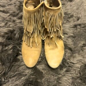 Super cute fringe booties
